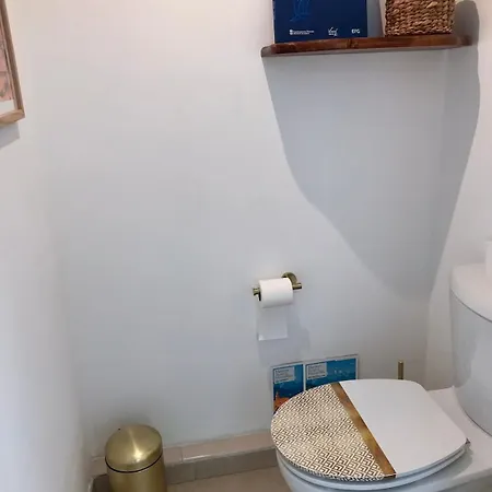 Beautiful 1 Bedroom Flat , 20 M From The Beach, Ac And Private Garage * Roquebrune-Cap-Martin
