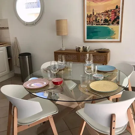Beautiful 1 Bedroom Flat , 20 M From The Beach, Ac And Private Garage *