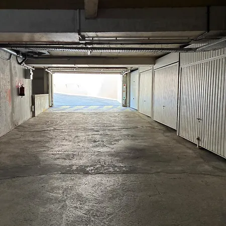 Beautiful 1 Bedroom Flat , 20 M From The Beach, Ac And Private Garage Lägenhet *