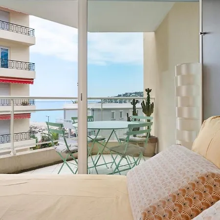 Beautiful 1 Bedroom Flat , 20 M From The Beach, Ac And Private Garage Apartamento