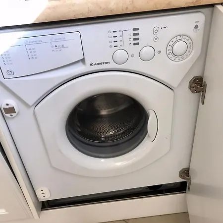 Beautiful 1 Bedroom Flat , 20 M From The Beach, Ac And Private Garage Apartamento