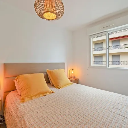Beautiful 1 Bedroom Flat , 20 M From The Beach, Ac And Private Garage Apartamento