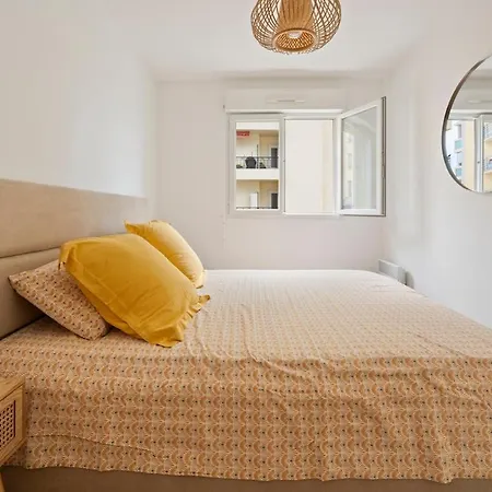 Lägenhet Beautiful 1 Bedroom Flat , 20 M From The Beach, Ac And Private Garage Roquebrune-Cap-Martin