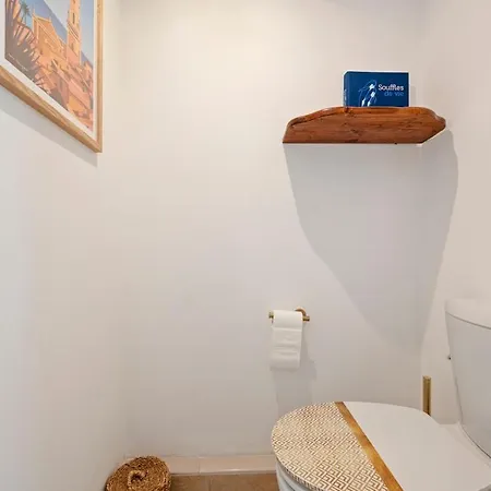 Lägenhet Beautiful 1 Bedroom Flat , 20 M From The Beach, Ac And Private Garage