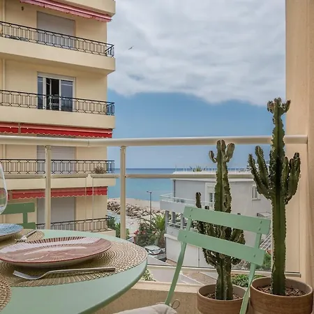 Beautiful 1 Bedroom Flat , 20 M From The Beach, Ac And Private Garage * Roquebrune-Cap-Martin